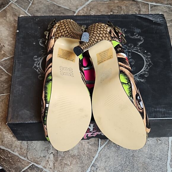 New in Box Iron Fist Tiki Toes Peep Toe Platform Heels Sz 5 - Picture 15 of 16
